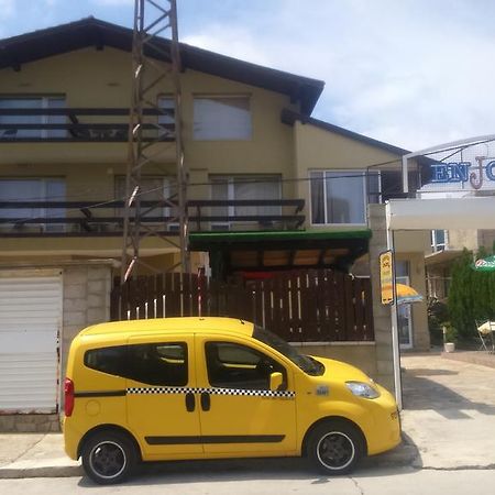 Enjoy Guest House Zlatni pjasătsi Eksteriør bilde